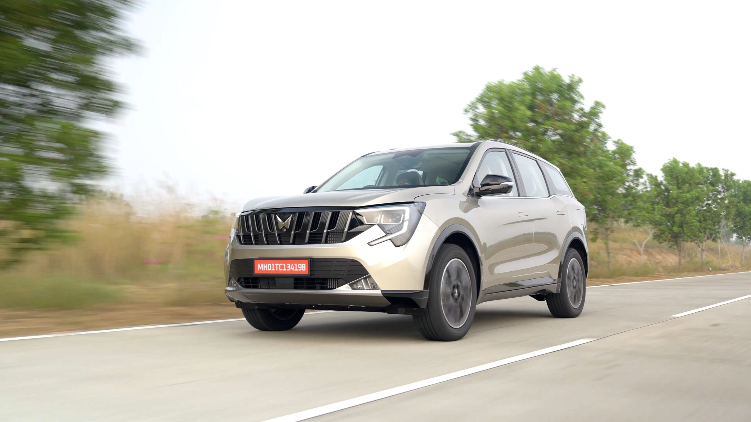 Mahindra XUV 7XO Deliveries Begin Mid-January 2026: Variant-Wise Timeline, Prices and Features Explained