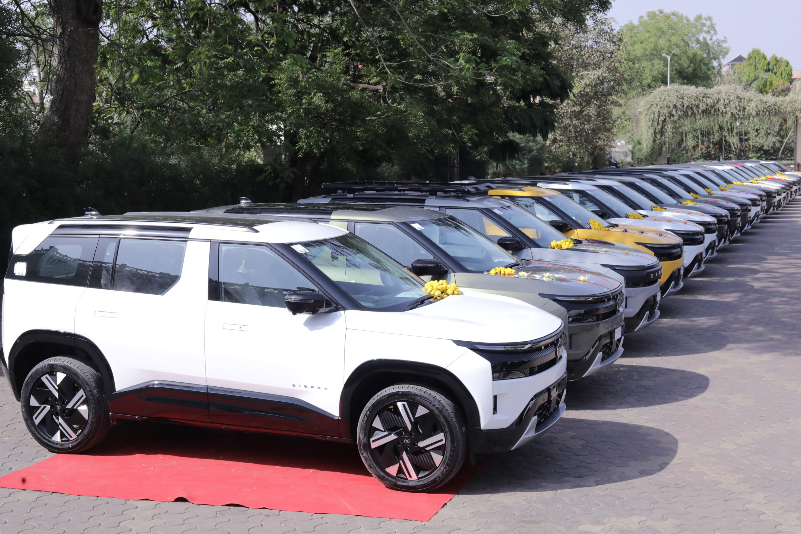 Tata Sierra crosses 1 lakh bookings in India; 101 units delivered in Ahmedabad
