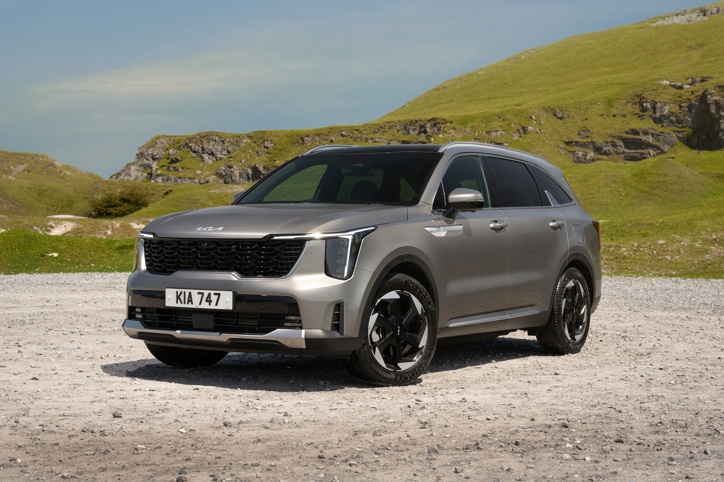 Kia Sorento India Launch on September 4: Hybrid AWD, Diesel Engine, Premium Features and Everything We Know